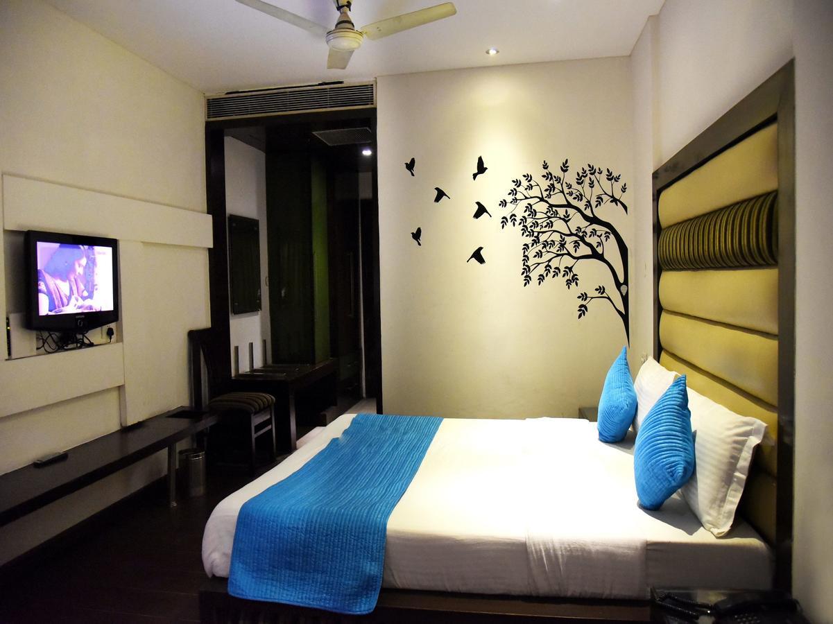 Hotel Landmark Chandīgarh Exterior foto